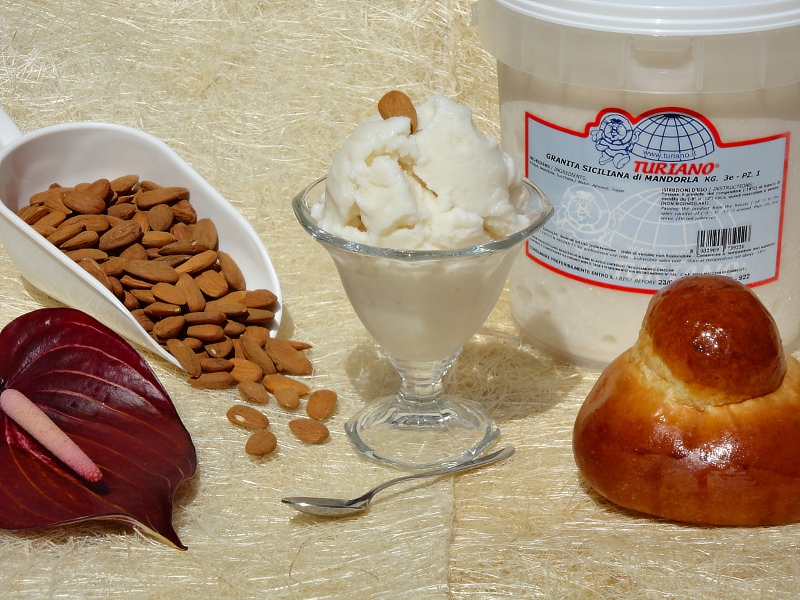 Granita di mandorla